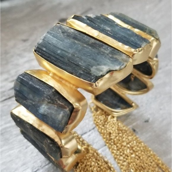 HAND MADE - Couture Collection Stone Cuff - Picture 4 of 5